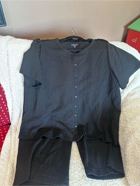 Women's Black Textured Short-Sleeve Button-Front Shirt size 1x